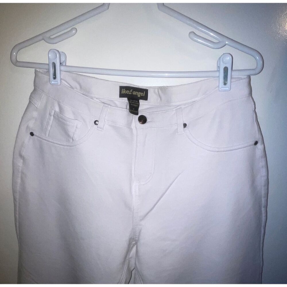 Like An Angel Women's White Stretch Capri Pants Mid-Rise 5-Pocket Design